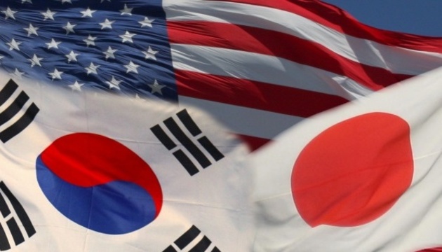 Главы США, Северной и Южной Кореи впервые встретились в демилитаризованной зоне