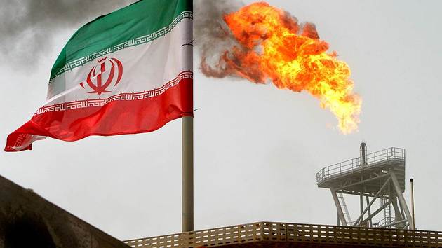 Иран пообещал продавать нефть всем желающим