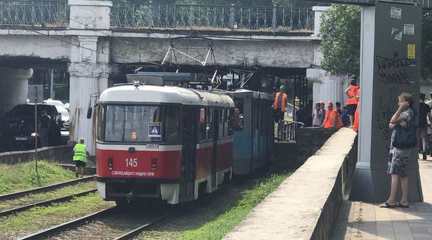 Сломавшийся трамвай заблокировал движение в Краснодаре