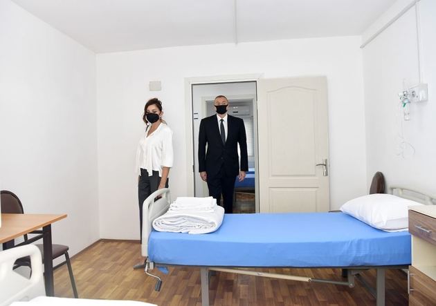 Ильхам Алиев и Мехрибан Алиева открыли модульный госпиталь для лечения больных коронавирусом в Баку 