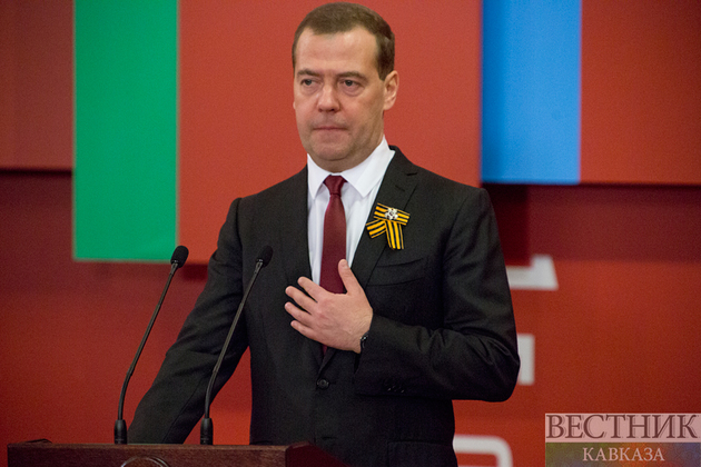 Киев возмутился визитом Медведева в Крым