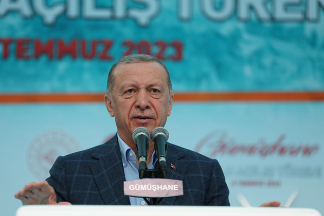 Эрдоган: прослушивание телефонов чиновников равно шпионажу