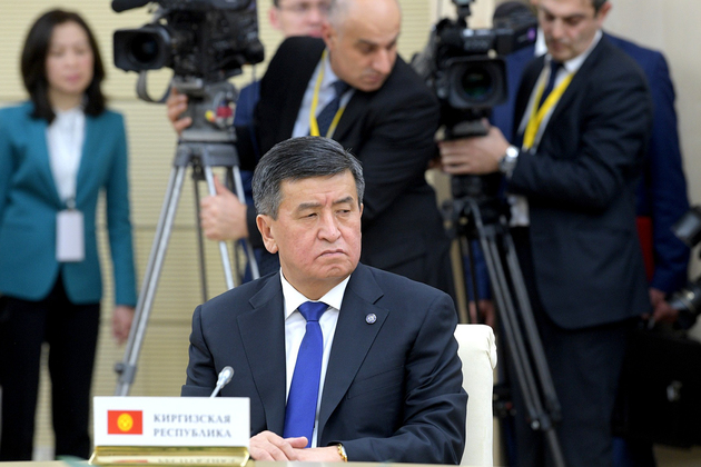 Киргизские политики "меняют обувь". Избиратели могут проголосовать против всех