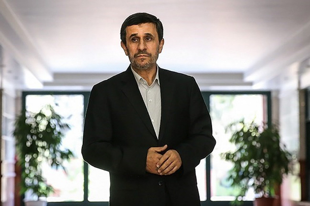 Ахмадинеджад: Иран не будет вести переговоры "под дулом пистолета"