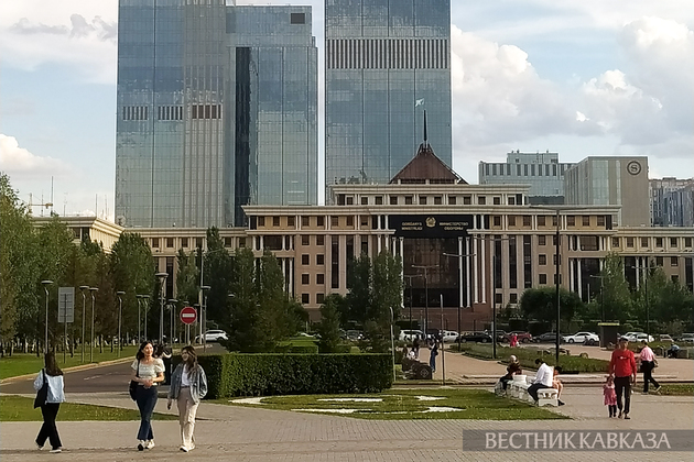 Среднемесячная зарплата выросла в Казахстане 