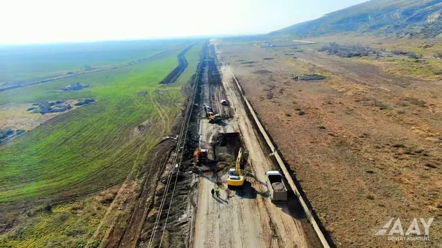 В Азербайджане строится новая дорога Агдере-Агдам