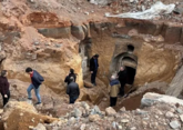 Древнюю гробницу в скале нашел в Армении сельский житель