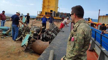 В Каспии обнаружены обломки разбившегося азербайджанского истребителя