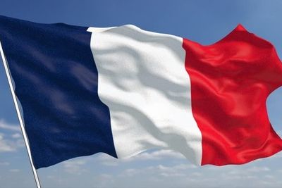 «Желтых жилетов» во Франции сменили «красные платки»