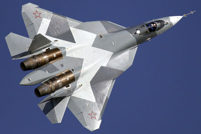 ОАК показала сборку серийных Су-57 (ВИДЕО)
