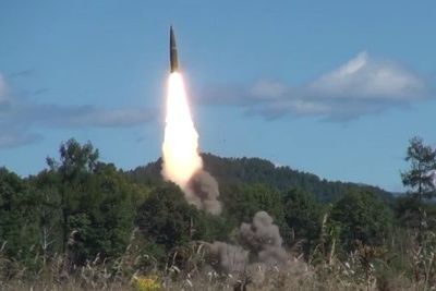 Две ракеты ВС Армении упали недалеко от Баку