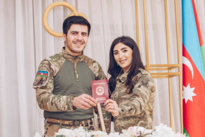 Раненый ветеран Карабахской войны и спасавшая бойцов медсестра поженились в Азербайджане (ФОТО)
