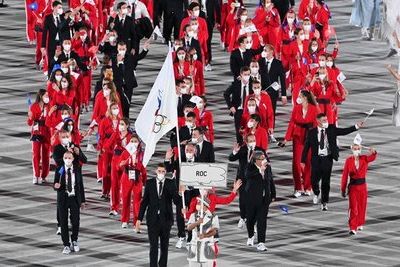 Российская команда по Национальному стадиону в Токио на открытии Игр-2020