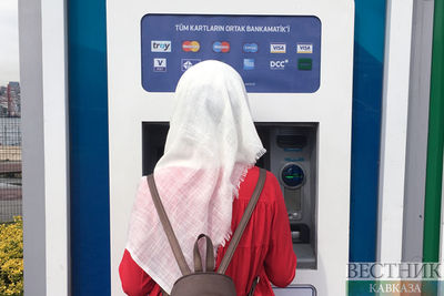 Иранским женщинам без хиджаба заморозят счета