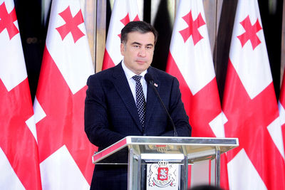 Слухи об отставке Саакашвили не подтвердились