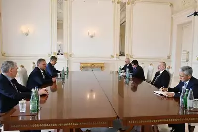 Ильхам Алиев принял российских сенаторов