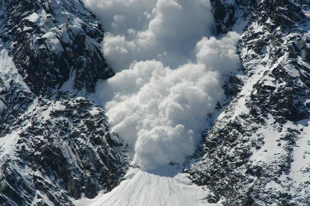 Штормовое предупреждение и лавиноопасность в Сочи сохранятся до 18 февраля