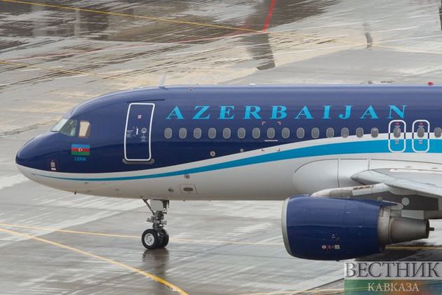 Азербайджанская AZAL приостановила полеты в Иран