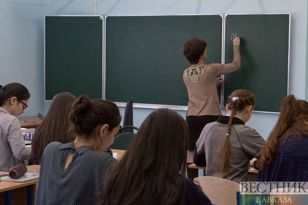 Преподаватели русскоязычных школ на Украине заговорят на украинском