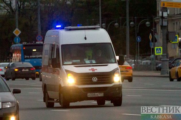 В Краснодаре BMW протаранил столб линии электропередач, трое погибших