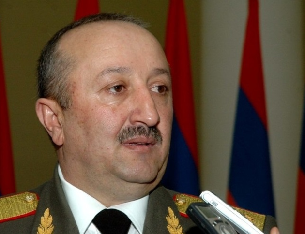 Мовсес Акопян: армия Армении так и не научилась воевать 