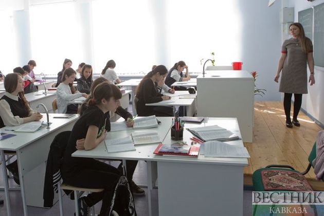 Крымские школьники и студенты вернутся к очному режиму в январе