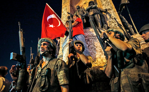 В Турции вспоминают госпереворот, в результате которого Эрдогана посадили в тюрьму