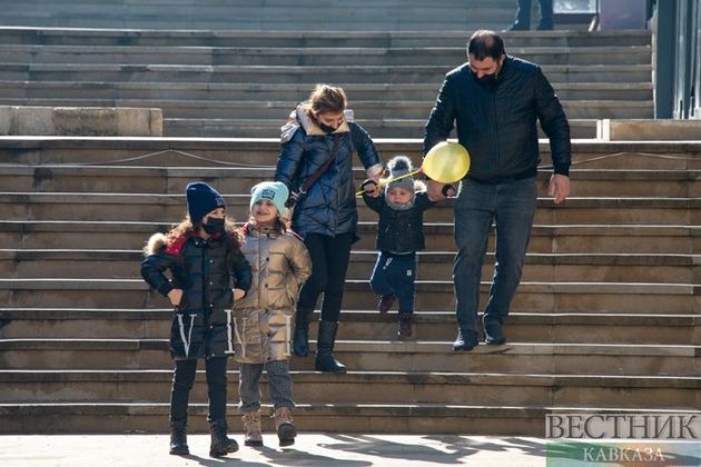 Школьники возвращаются на "удаленку" в ряде городов Азербайджана