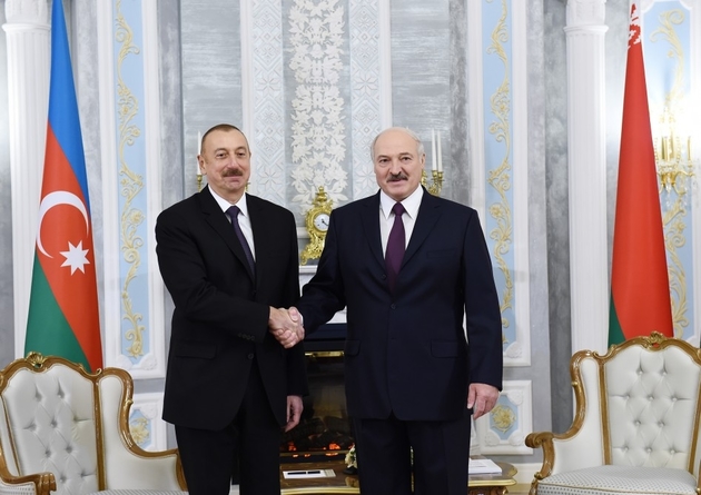 Ильхам Алиев и Александр Лукашенко провели неформальную встречу 