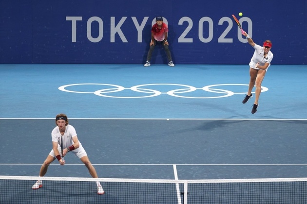 Теннисисты Павлюченкова и Рублев завоевали золото Олимпиады в миксте