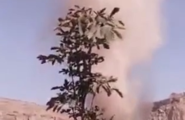 Пылевое торнадо пролетело по двум областям Узбекистана (ВИДЕО)