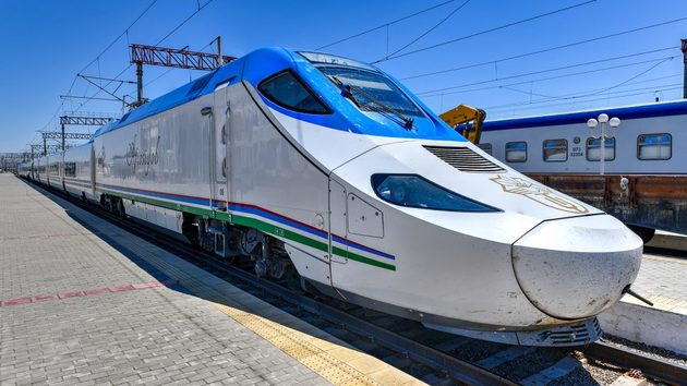 Высокоскоростные железные дороги соединили прошлое и будущее Узбекистана