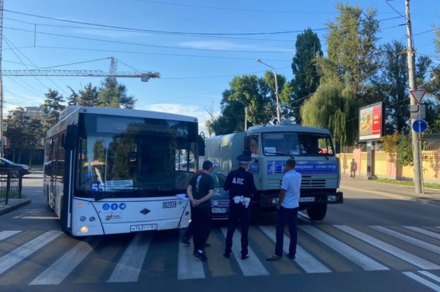 В ДТП в Ростове попал рейсовый автобус