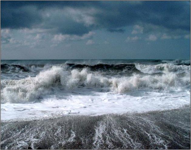Высота волн Каспийского моря достигала 4 метров