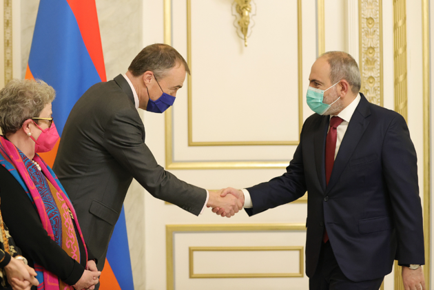 Пашинян и спецпредставитель ЕС по Южному Кавказу провели переговоры в Ереване