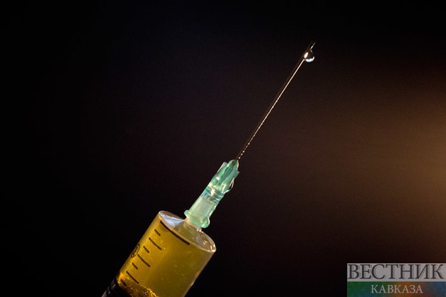 Иммунолог сообщил, кому в России нужно сделать прививку от оспы