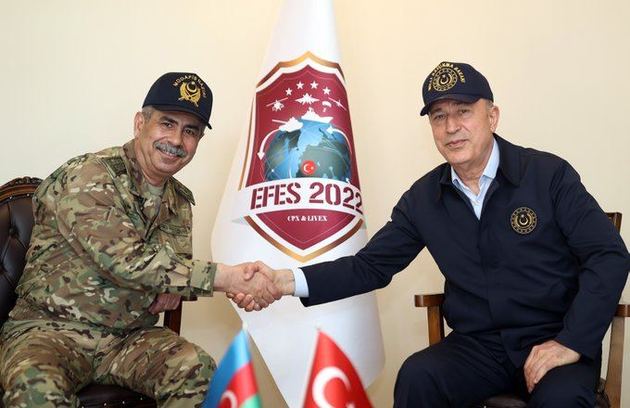 Министр обороны Азербайджана провел встречу с турецким коллегой
