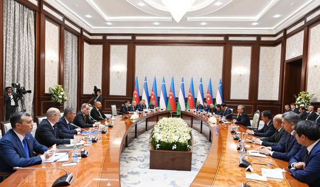 Ильхам Алиев и Шавкат Мирзиеев провели переговоры в Ташкенте
