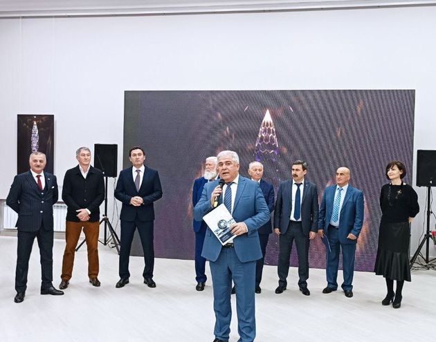 Выставка автора самой высокой вазы в мире заработала в двух музеях Нальчика