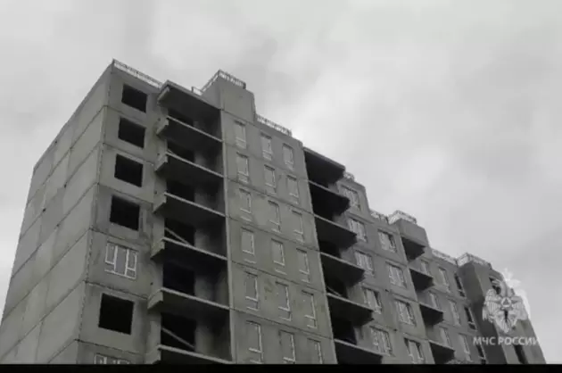 В новом микрорайоне Ростова горела строящаяся многоэтажка