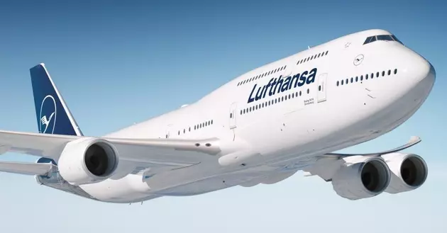 самолет авиакомпании Lufthansa