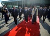 Президент ОАЭ завершил визит в Баку