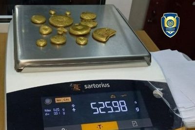 Золотые слитки нашлись у автомобилиста в Самарканде (ФОТО)